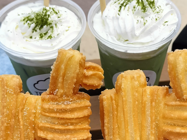 チュロスってこんな形もできるんだ！　まさかのビジュアルに「どこから食べるの？」