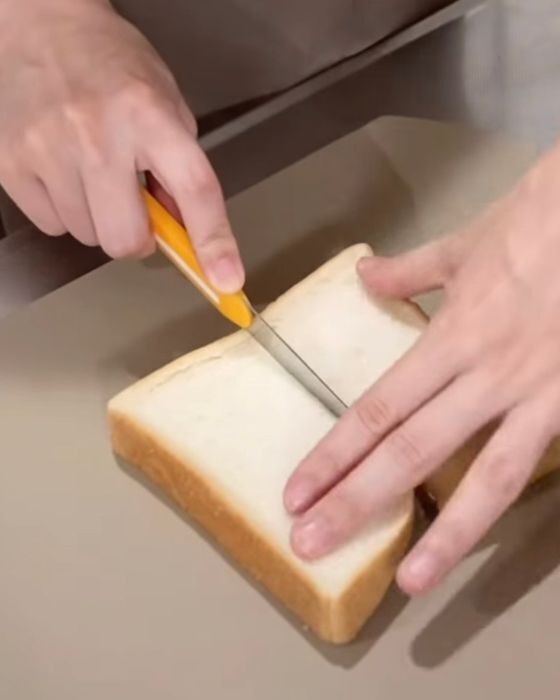 食パンに切り込みを入れて具材を詰めると？　試した結果に「毎朝コレ」「子供も大喜び」