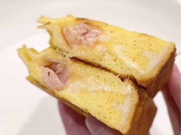 食パンに切り込みを入れて具材を詰めると？　試した結果に「毎朝コレ」「子供も大喜び」