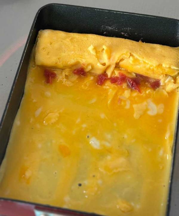 玉子焼きの断面、よく見ると…　入っているものに「マジで？」「やってみたい」