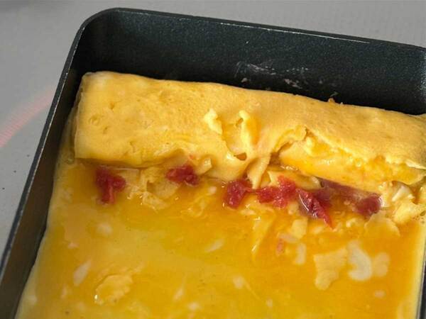 玉子焼きの断面、よく見ると…　入っているものに「マジで？」「やってみたい」