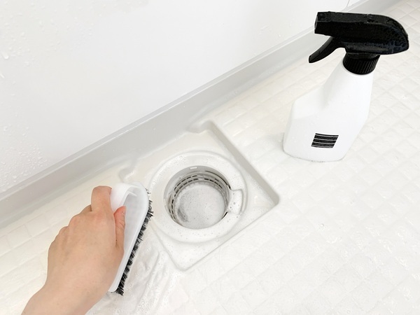 トイレに小皿を置いて数時間放置　お酢の力に「信じられない」「早速試す」