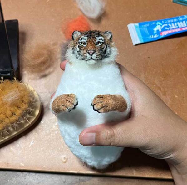 獰猛な『虎』かと思いきや？　首から下の姿に「２度見した」「合成かと思った」