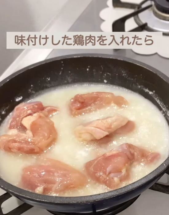 油に粉を混ぜておくと…　から揚げの新しい作り方に「こんなの初めて」「家族が絶賛」