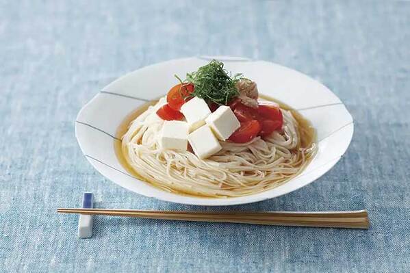 水気を切ったそうめんの上に？　『白い具材』に「これは思い付かなかった」