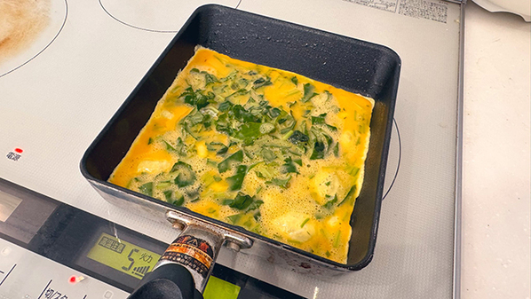 玉子焼きに１束入れたのは？　「思いつかなかった！」「これ絶対うまいやつ」