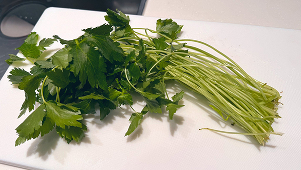 玉子焼きに１束入れたのは？　「思いつかなかった！」「これ絶対うまいやつ」