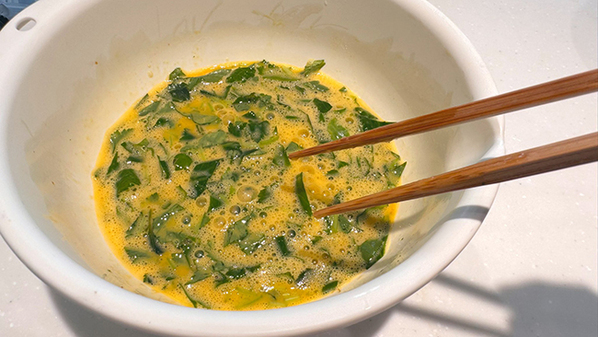 玉子焼きに１束入れたのは？　「思いつかなかった！」「これ絶対うまいやつ」