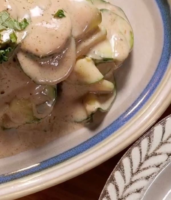 ズッキーニは焼かない！　ヨーグルトであえるだけのレシピに「想像以上」「さわやかすぎ」