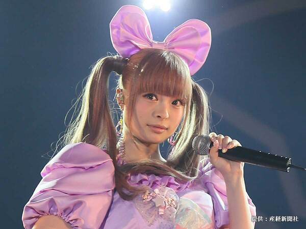 これからは２人組！？　きゃりーぱみゅぱみゅの近影に「斬新すぎる」「新メンバーだ」