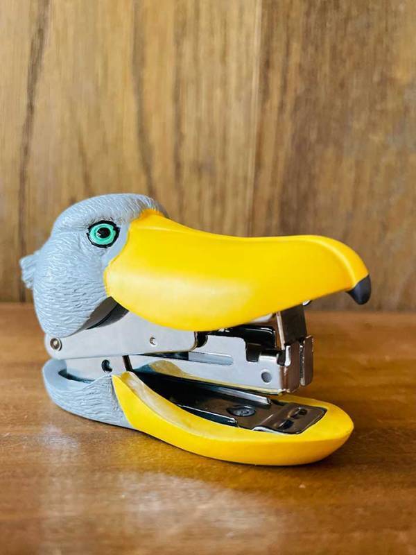 ハシビロコウの顔が…　アイテムに「考えた人すごい」「ほ、欲しい」