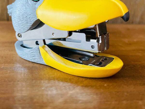 ハシビロコウの顔が…　アイテムに「考えた人すごい」「ほ、欲しい」