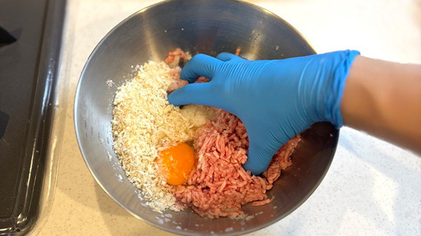 「圧倒的においしく作れる！」　現役シェフが、ハンバーグを作るコツを伝授