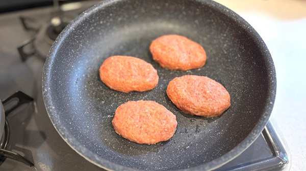 「圧倒的においしく作れる！」　現役シェフが、ハンバーグを作るコツを伝授