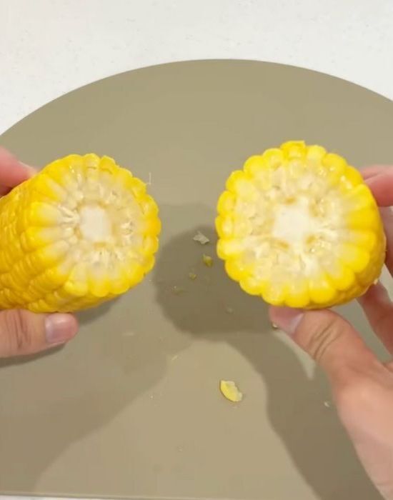 皮付きトウモロコシをレンジに入れると？　５分後の結果に「全然違う」「スッキリ」
