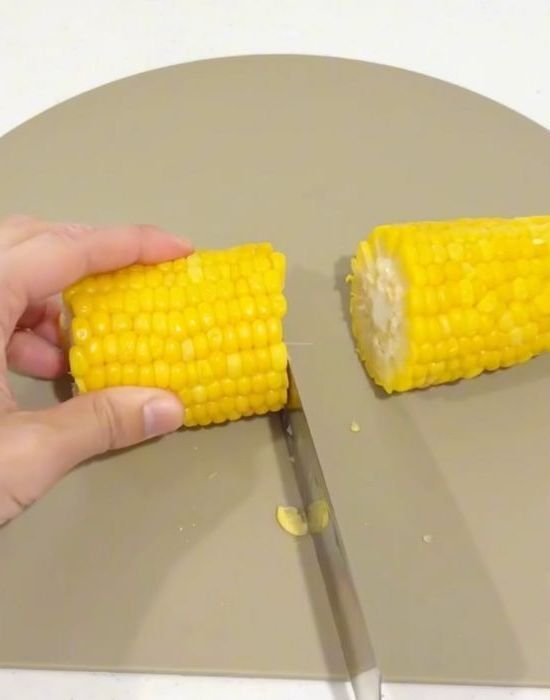 皮付きトウモロコシをレンジに入れると？　５分後の結果に「全然違う」「スッキリ」