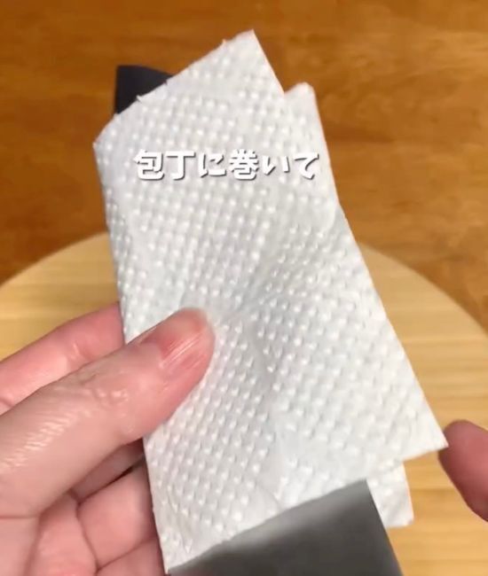 銀紙の開け閉めがストレスなら？　バター保存術に「これ便利すぎ」「毎回やる」