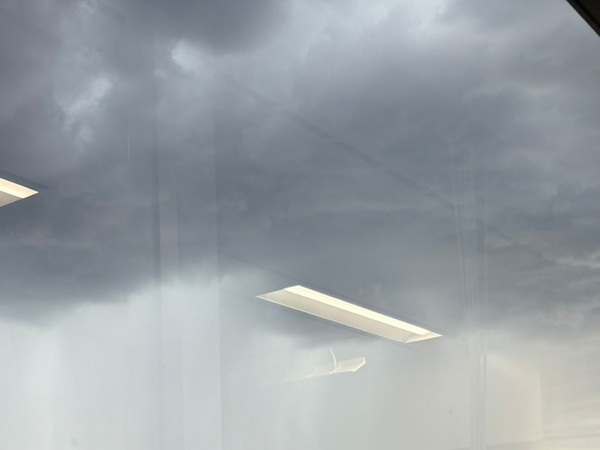 「信じられない光景」「怖すぎる」　集中豪雨をとらえた１枚に、１５万『いいね』