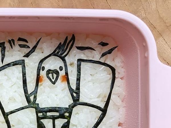 『海苔アート』で作ったオカメインコ　下のほうには…「そうきたか！」「強そう」