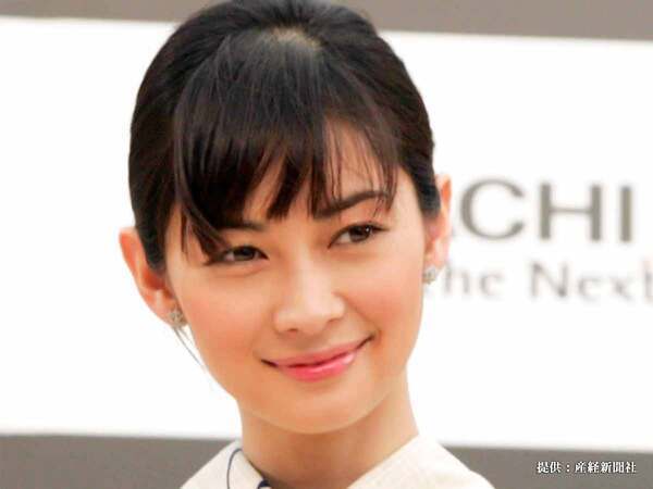 伊東美咲の『帰国ショット』に反響　「エルメス大好き」「永遠に憧れの人」