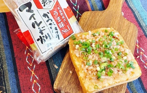 バターもジャムも使わない！　食パンの思わぬ食べ方に「毎朝食べたい」