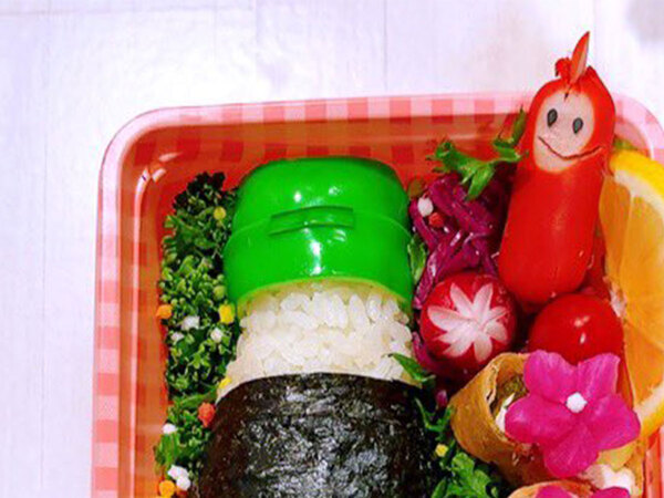 弁当箱の中にまさかの…？　衝撃的な見た目に「才能がすごい」「もはや本物」