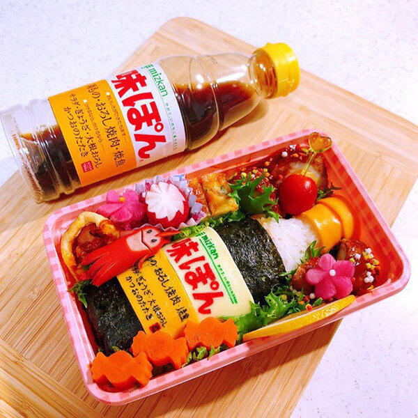 弁当箱の中にまさかの…？　衝撃的な見た目に「才能がすごい」「もはや本物」