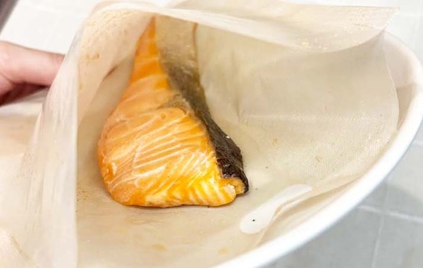 セリアで買った『話題の袋』　使い方に「何度でも使える」「グリルいらず」