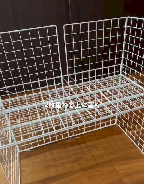 １００均アイテムの組み合わせで？　突っ張り棒とネットで作った棚に「感動した」「賢い」
