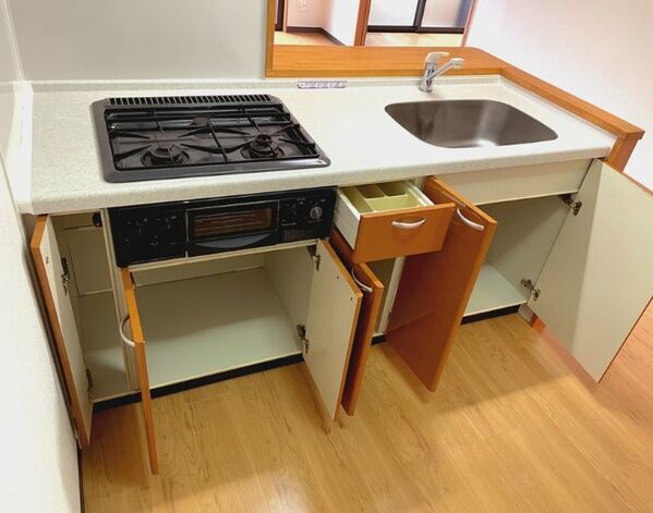 引き出しにしまってない？　狭いキッチンの収納テクに「この手があったか」「賢い」