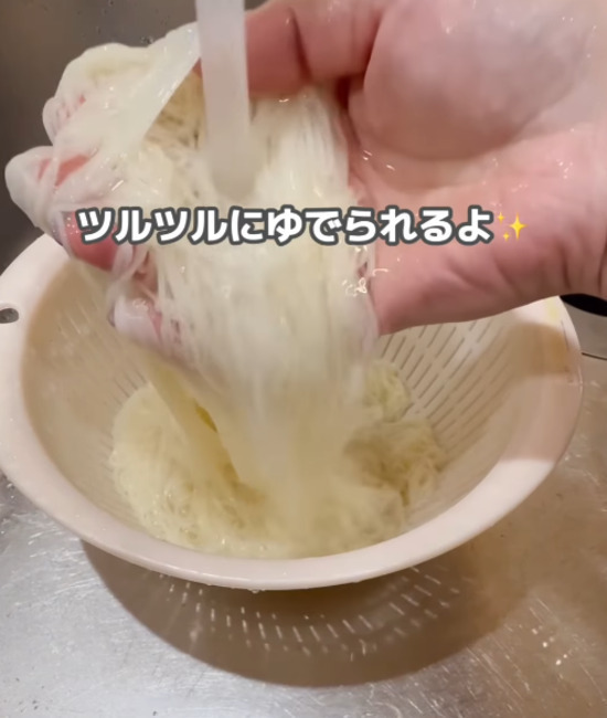 熱湯を注いでラップ　そうめんをレンジで加熱したら…「完璧だった」「毎回やる」