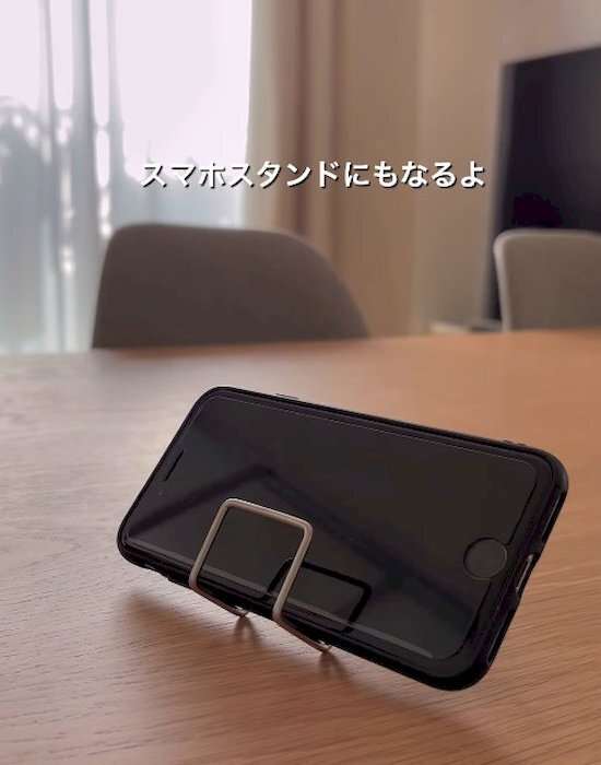 無印の『ステンレスフック』が大活躍　扉裏の使い方に「すごい」「すぐ欲しい」