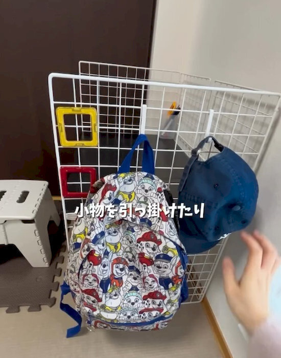 １００均グッズで子供用デスクが完成　作り方に「真似したい」「コレ助かる」