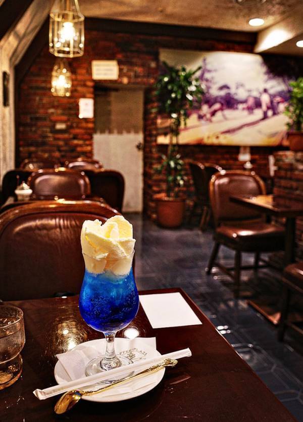 喫茶店で『クリームソーダ』を注文　出てきたモノに目を奪われる！