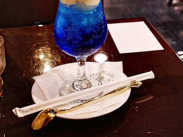 喫茶店で『クリームソーダ』を注文　出てきたモノに目を奪われる！
