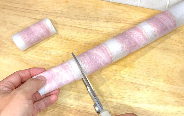 クッキングシートに置いてくるくる…　ベーコンの裏技に「ずっとやる！」