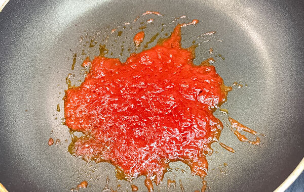 ケチャップの思わぬ使い方　大さじ１杯の油と混ぜて…？