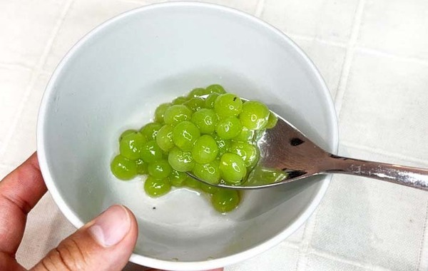 面倒なデラウェアの皮むき　一気に終わる方法に「もっと気軽に買える」