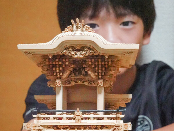 １２歳が作ったのは…　豪華な装飾に「じっくりと眺めたい」「素晴らしい」