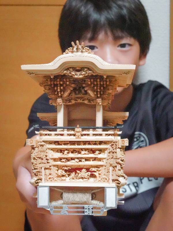 １２歳が作ったのは…　豪華な装飾に「じっくりと眺めたい」「素晴らしい」