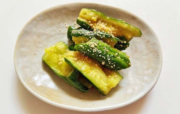 ジッパー袋に入れたキュウリ　味付けに使ったのは？「ご飯が欲しくなるやつだ」