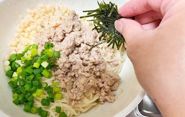 「夫もぺろり」「夏ずっとやる」　そうめんにのせたのは…？