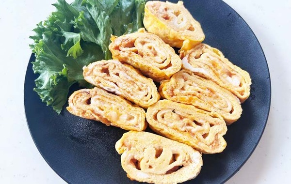 玉子焼きに入れたのは、冷蔵庫に余っていた…？　「家族の手が止まらない」