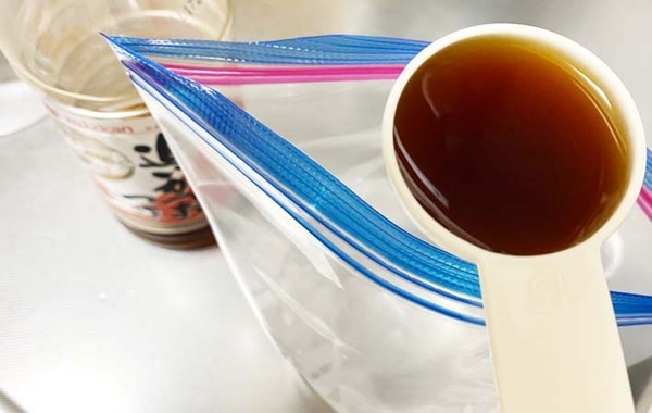 「箸が止まらん」「夏に最高」　切ったキュウリをジッパー袋に入れて…