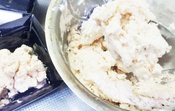 砂糖不要！　材料２つを混ぜて冷凍したら…「子供ソワソワ」「一瞬で食べちゃった」