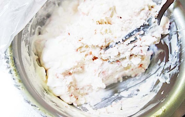 砂糖不要！　材料２つを混ぜて冷凍したら…「子供ソワソワ」「一瞬で食べちゃった」