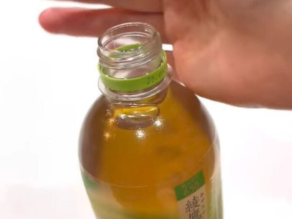 ペットボトルを逆に回すと？　試した結果に「びっくりした」「これは助かる」