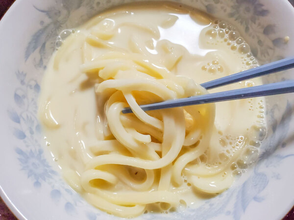 家族みんなが驚いた！　冷凍うどんに使った『スープ』は…？