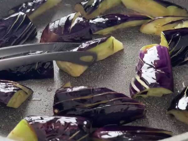 中学生娘の箸が止まらない！　ナスと一緒に焼いたのは？「これはズルい」「メモした」