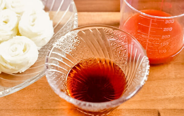 暑い夏に何度もやりたい！　そうめんのめんつゆ、水で割るのではなく…？